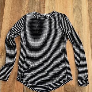 Gap medium striped navy/white long sleeve shirt